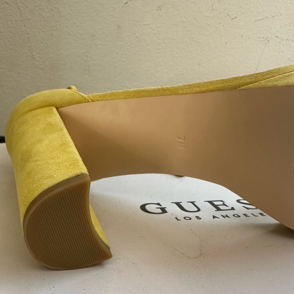 Guess yellow heels - Picture 2 of 2